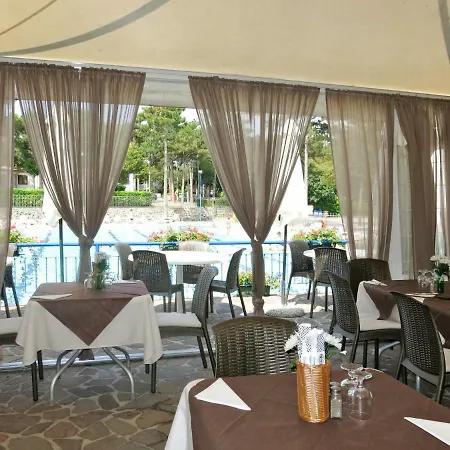 Locazione Turistica Camping Village Mare Pineta *
